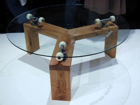 Round lounge table